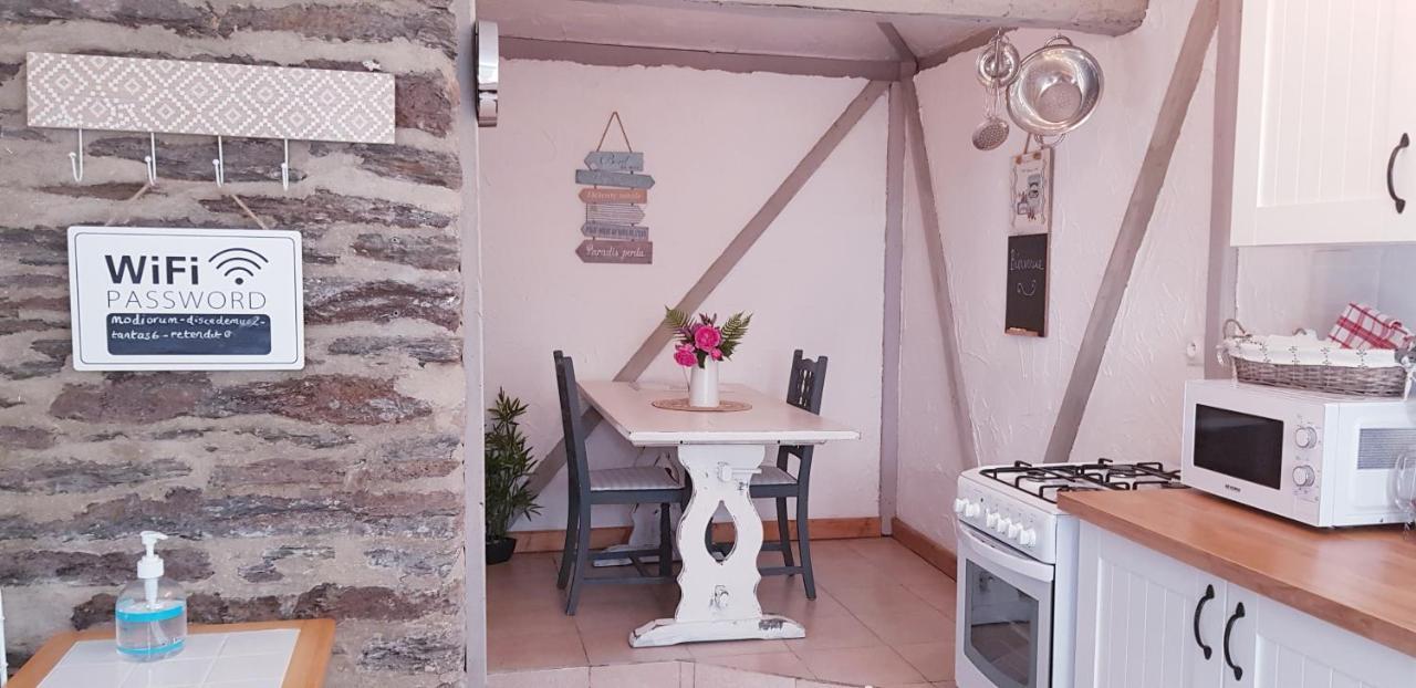 Le Vieux Moulin Gites - A Charming Stone Cottage With Garden View And Seasonal Pool Guégon المظهر الخارجي الصورة