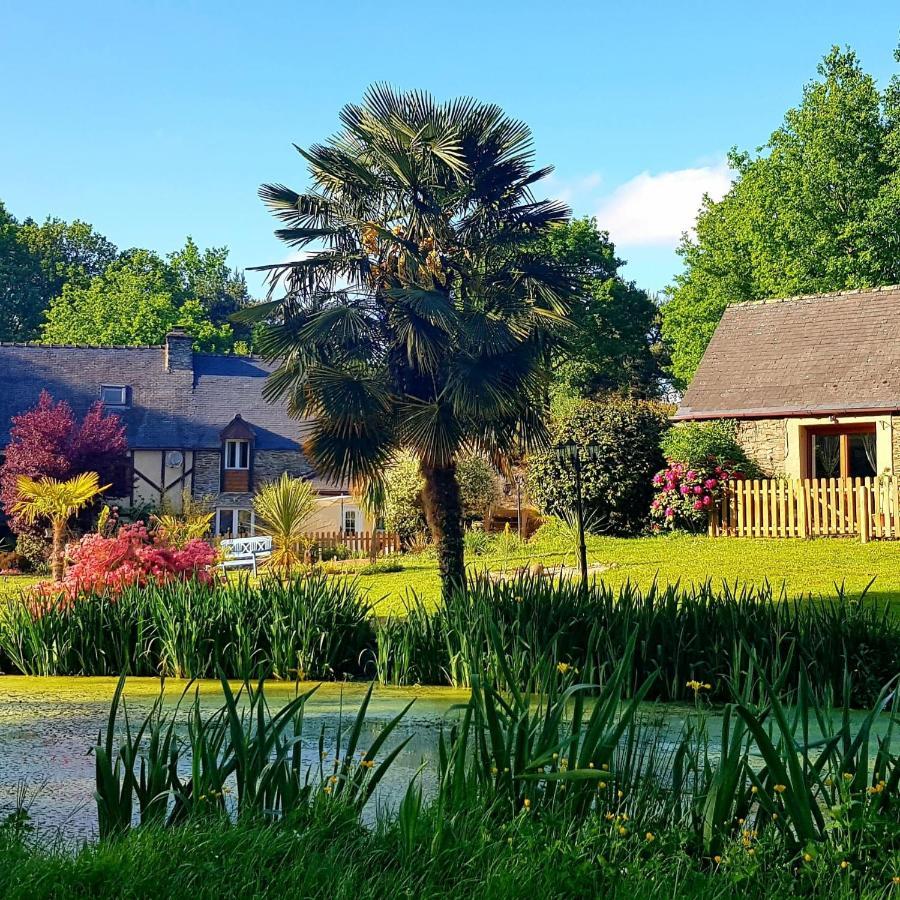 Le Vieux Moulin Gites - A Charming Stone Cottage With Garden View And Seasonal Pool Guégon المظهر الخارجي الصورة