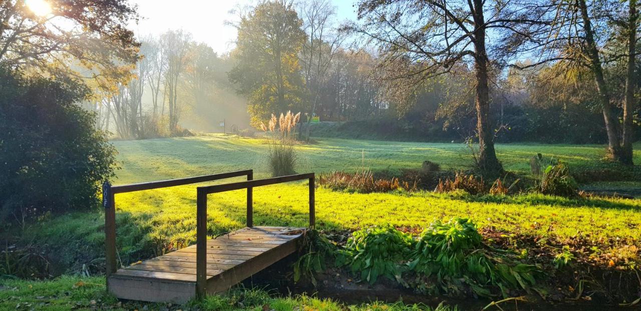 Le Vieux Moulin Gites - A Charming Stone Cottage With Garden View And Seasonal Pool Guégon المظهر الخارجي الصورة